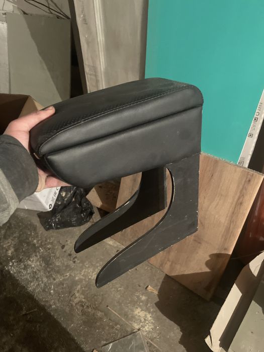 Подлакотник для авто