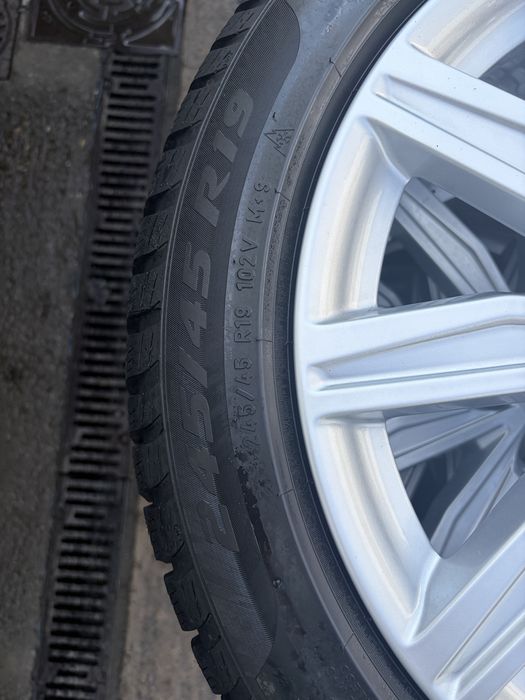 Jante originale Audi A6 C8 pe 19” echipate cu anvelope de iarna Pirelli Dot 1225