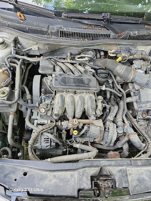 Vând golf 4 1.6 benzina +gpl urgent