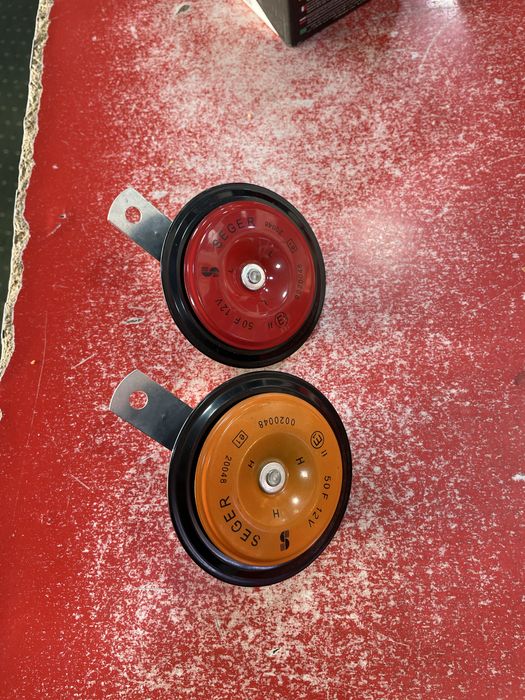 Signal sotiladi universal