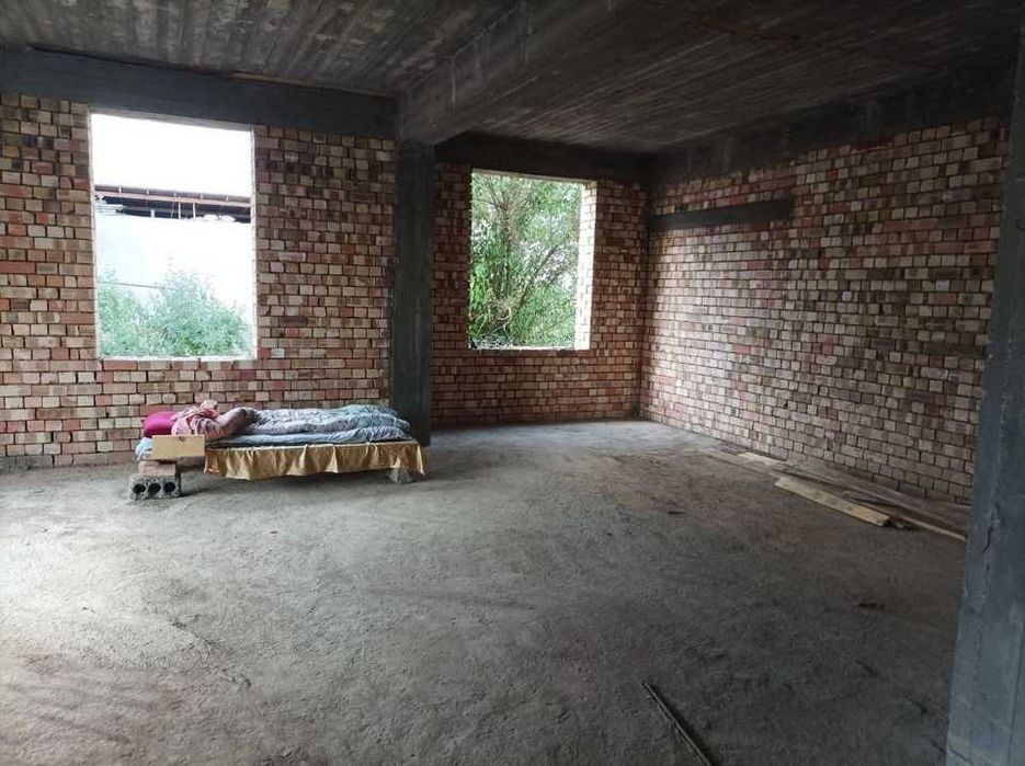 Продаётся дом коробка 600 м² на 6 сотках