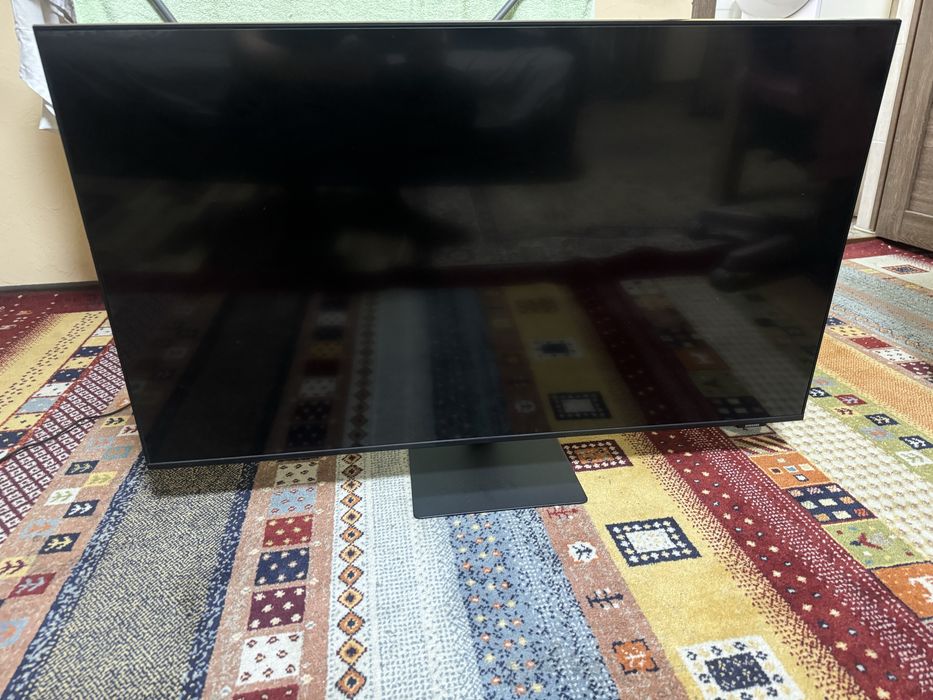 Монитор/телевизор 43" Samsung LS43FM702UIXCI черный