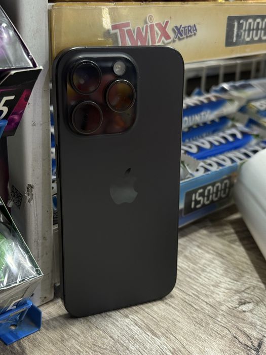 Iphone 15 pro black titan