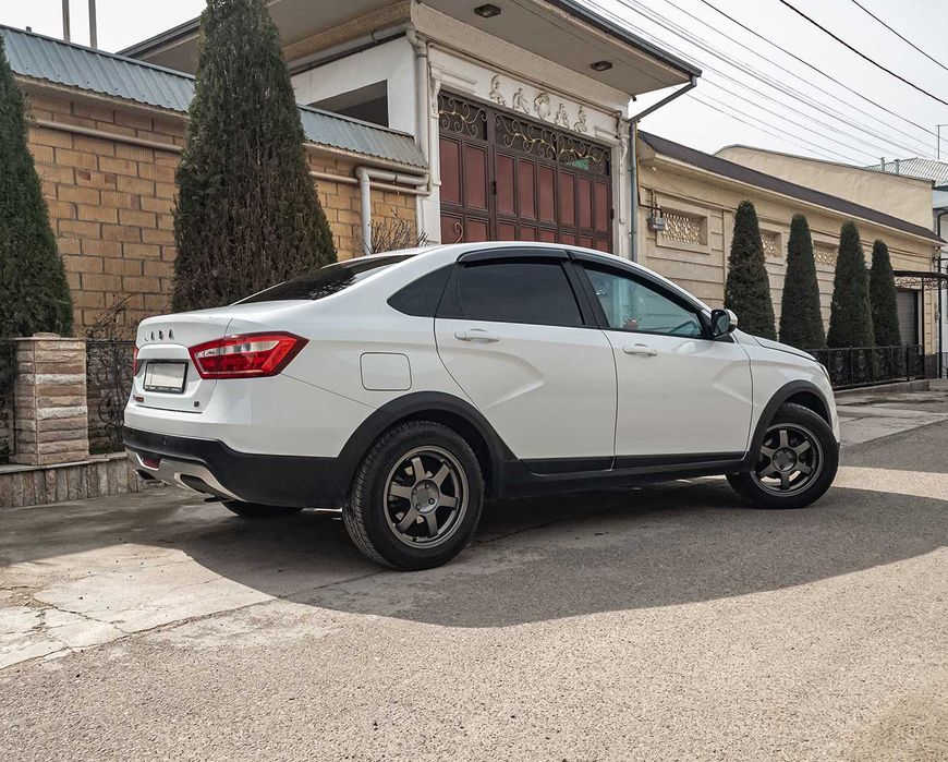 Lada Vesta Sedan Cross