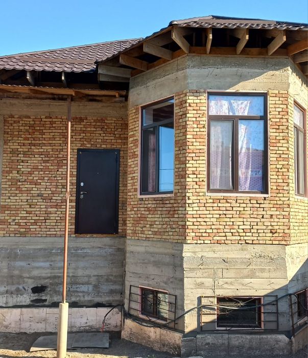 Дом на продажу новый .