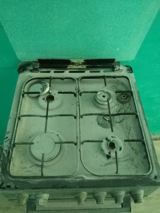 Продам газовую плиту