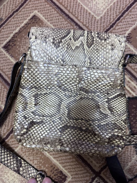 Сумка из кожи змеи