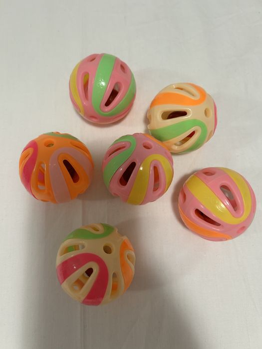 Детски пластмасови топчета със звънче