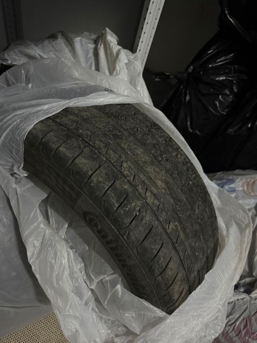 Продам шины 235/45/18