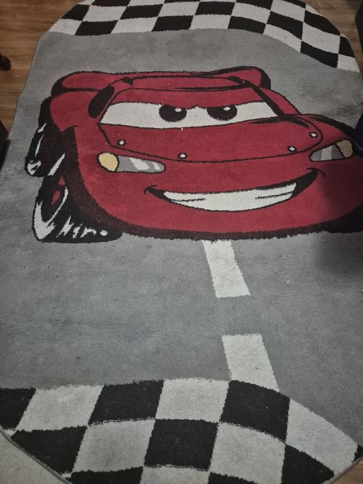 Vand 2 Covoare Disney cars,mcqueen