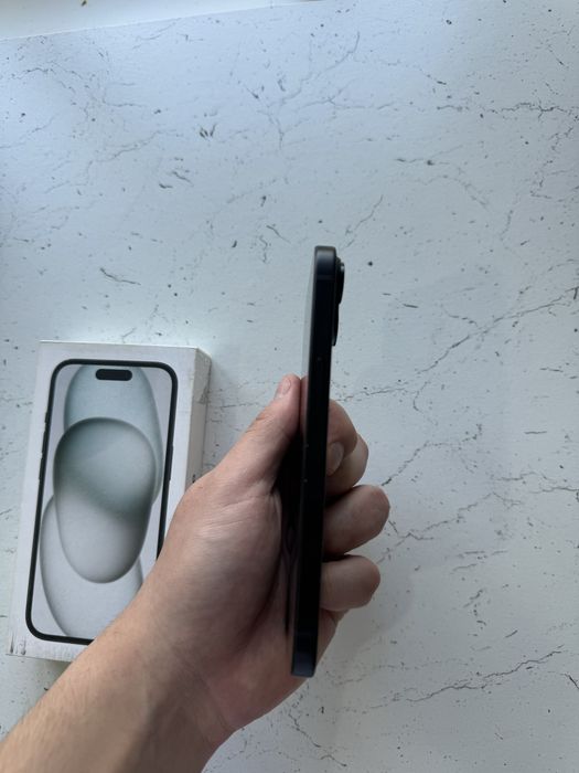 Продам IPhone 15 128 gb