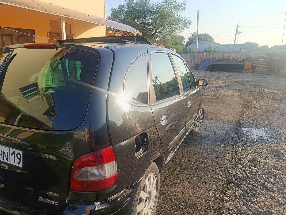 Продам машину  Renault scenic megan