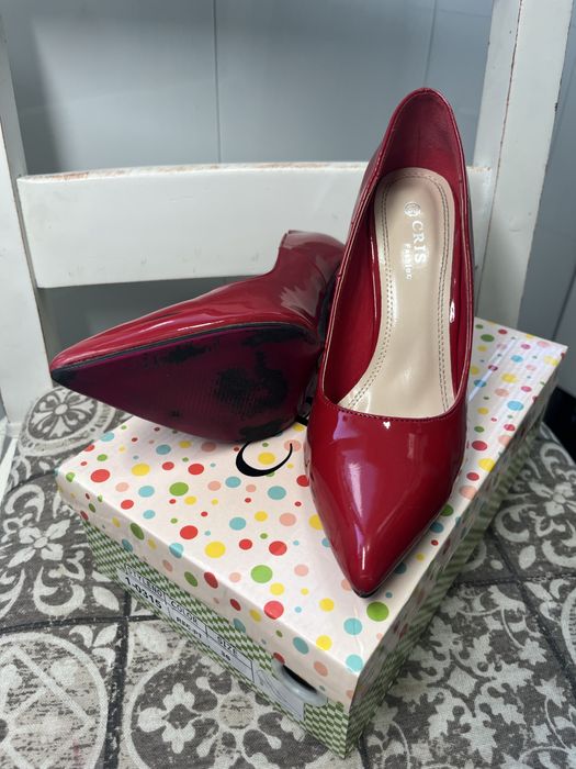 Дамски обувки на ток по 20 лв.