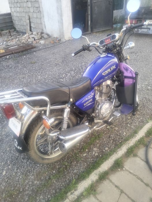 Продам мотоцикл 200 кубов