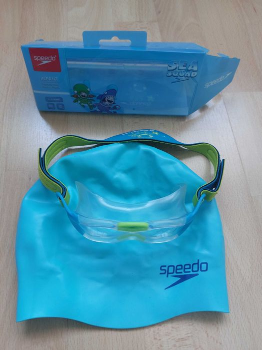 Очила и шапка за плуване speedo