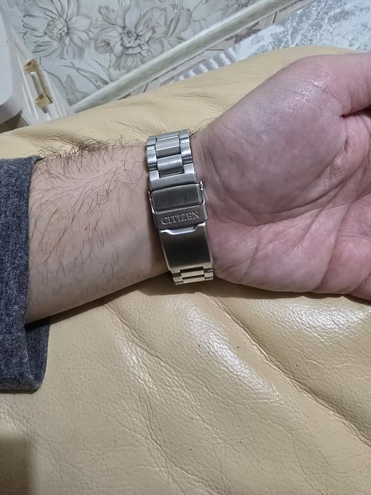 Обмен Японские часы Citizen CB0240-88L