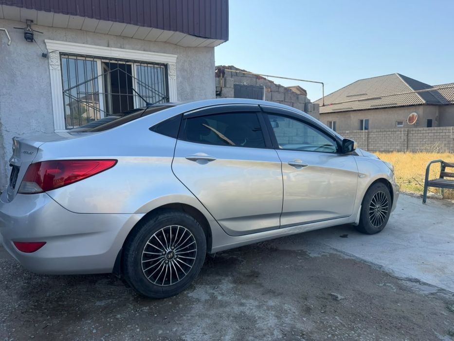 Hyundai акцент 2014