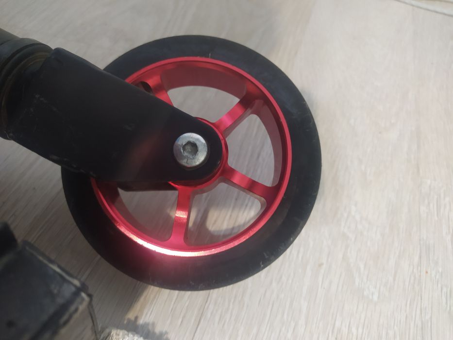 Продам трюковой самокат