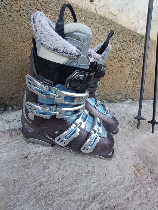 Ски, ски обувки и щеки