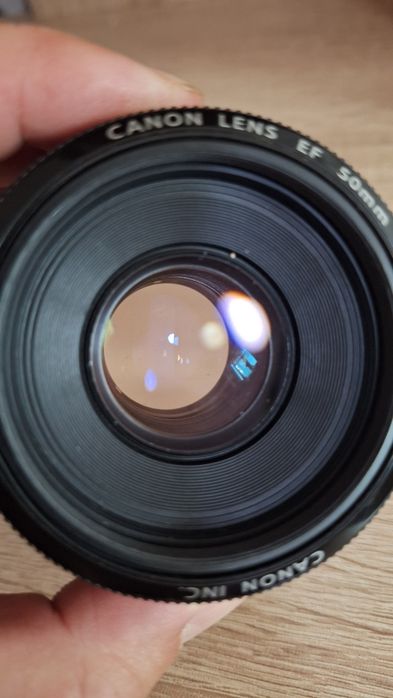 Canon 50/1.8 USM обектив в перфектно състояние