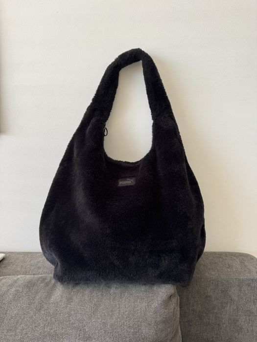 Черна плюшена чанта Puma