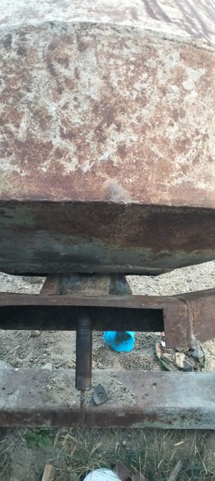 Продам советский бетономешалка.