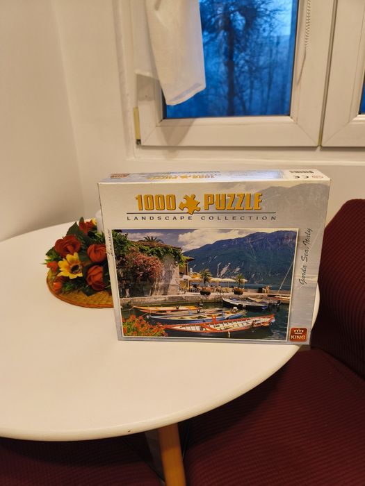 Vând puzzle "Garda Sea, Italy".