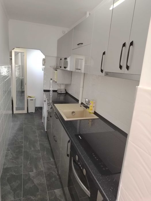 Vand Garsoniera in Oradea, etaj 2, renovata, complet utilata