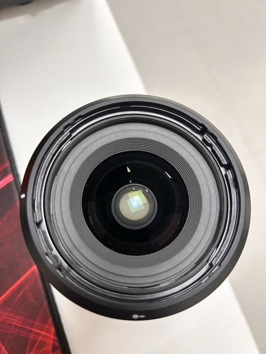 Продаётся Tamron 20–40mm f/2.8 (Sony E)