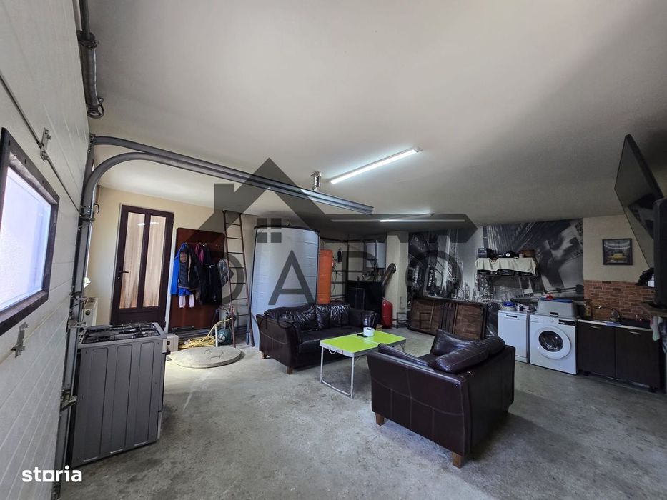 Casa in Livezeni , 140  mp utili , in centrul localitatii .