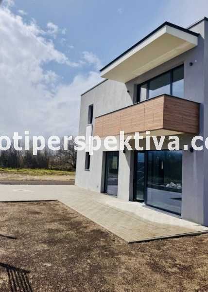 реф.19385 Чисто нова къща с две паркоместа-Коматевско шосе!