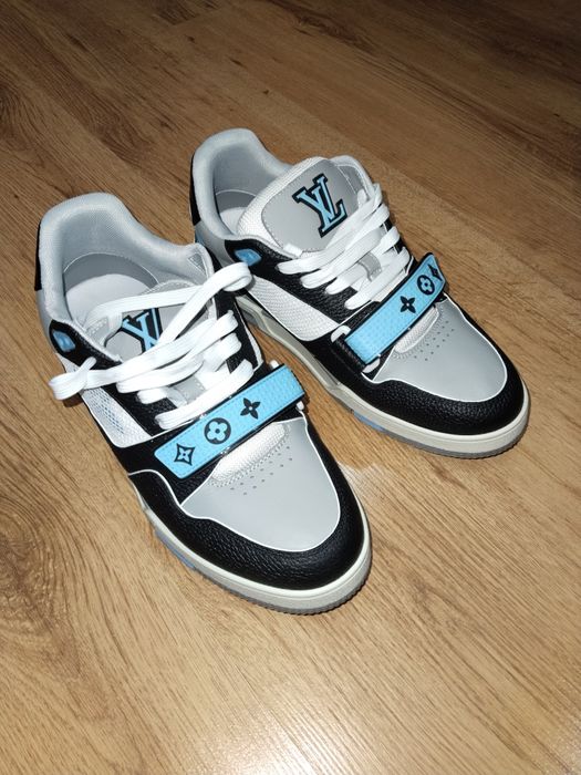 Продам кроссовки.