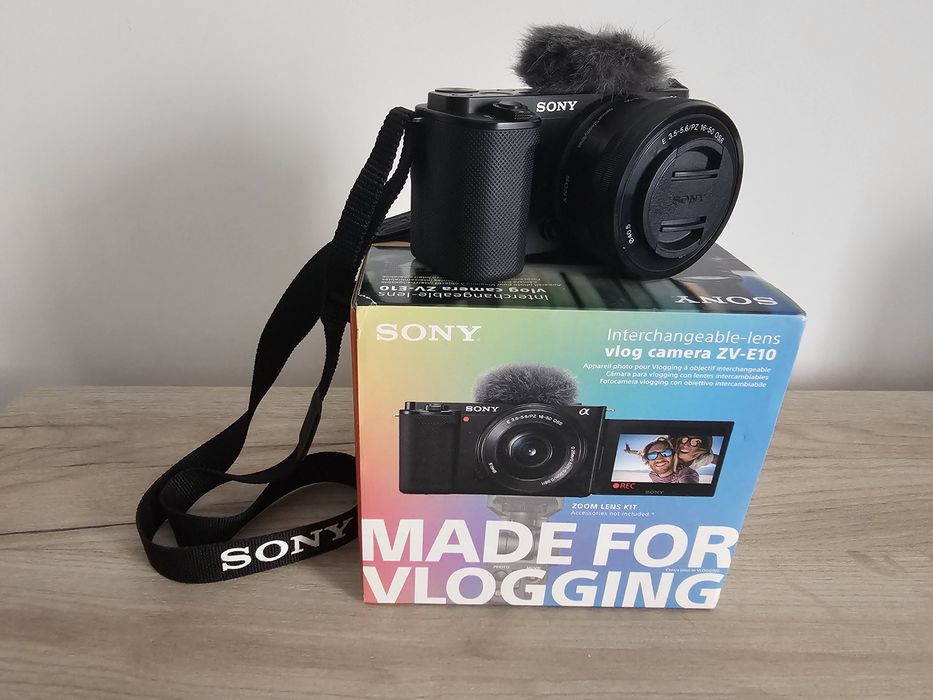Pachet Complet Vlog & Streaming – Sony Alpha ZV-E10 + Obiectiv 16-50mm și Accesorii Premium (Gata de utilizare)