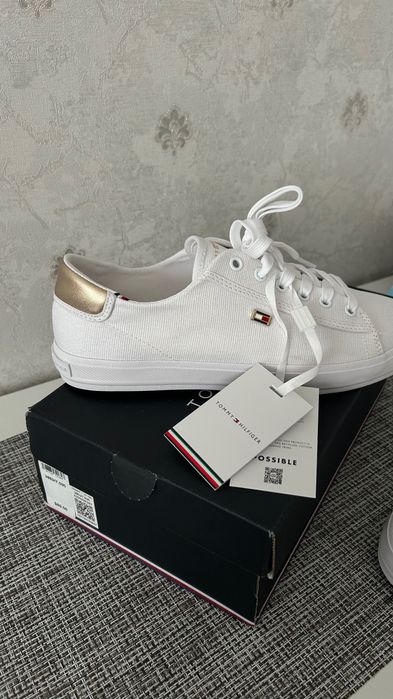 Кроссовки Tommy Hilfiger