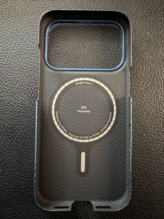 Iphone 17 pro чехол