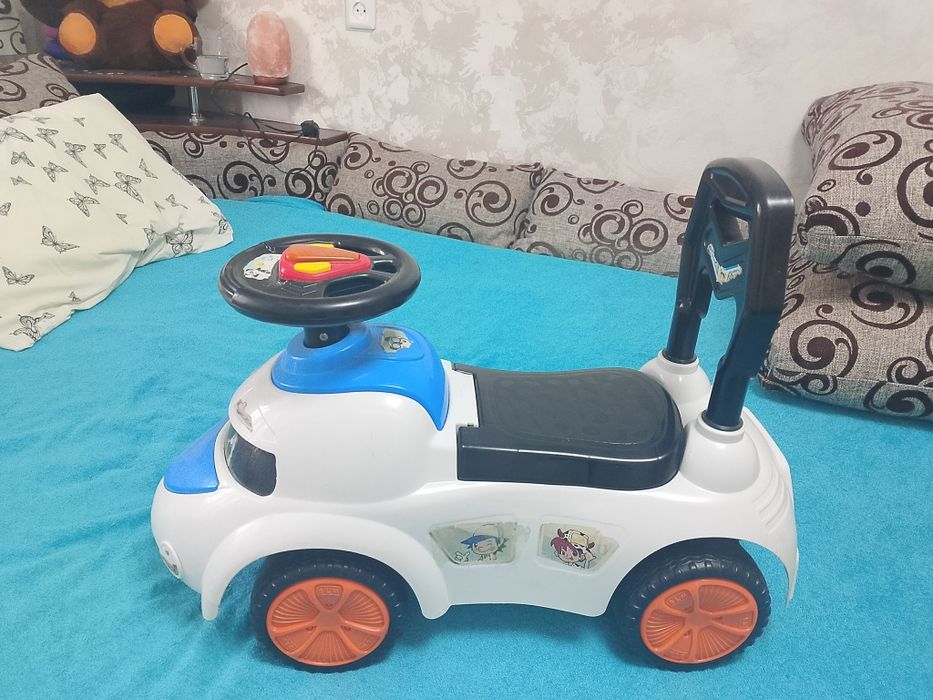 Детская машинка продам