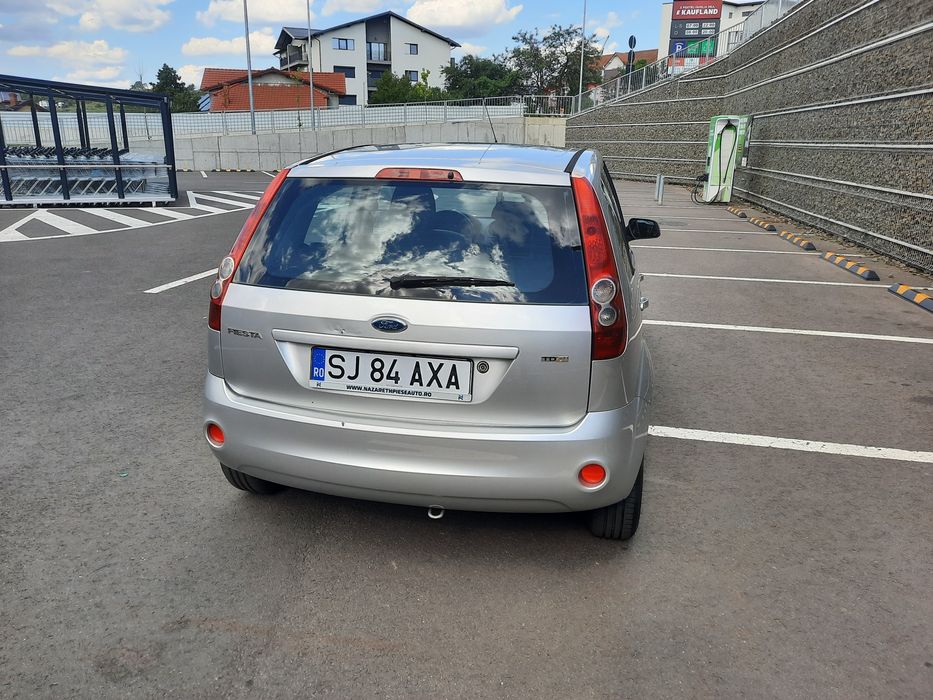 Vând Ford Fiesta 1.6 diesel