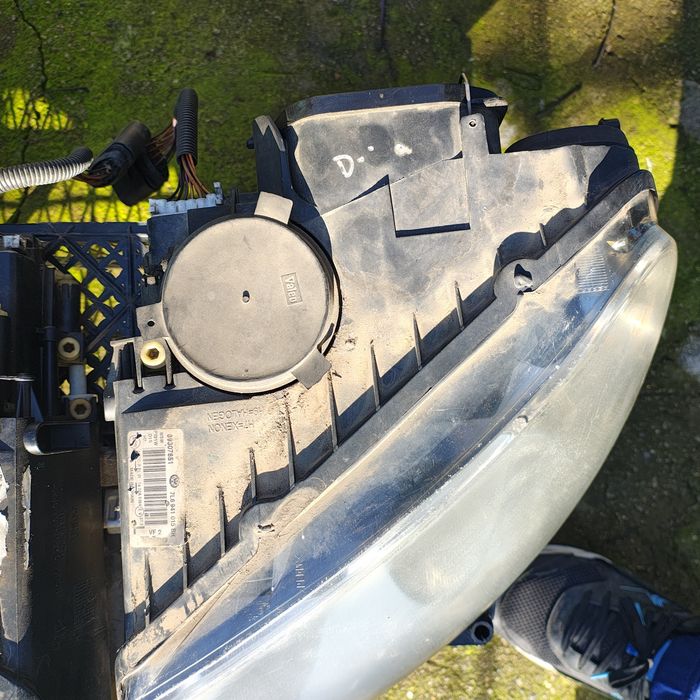 Ксенонови фарове за тоуарег