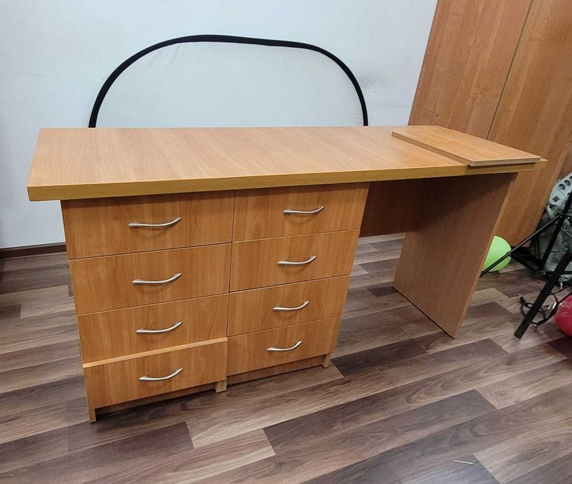 Продам столы офисные, б/у.