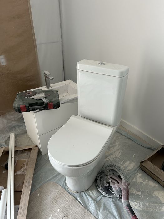 Wc cu bazin din ceramica
