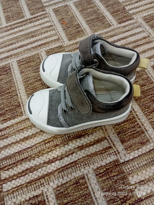 Детские кроссовки, 21 размер