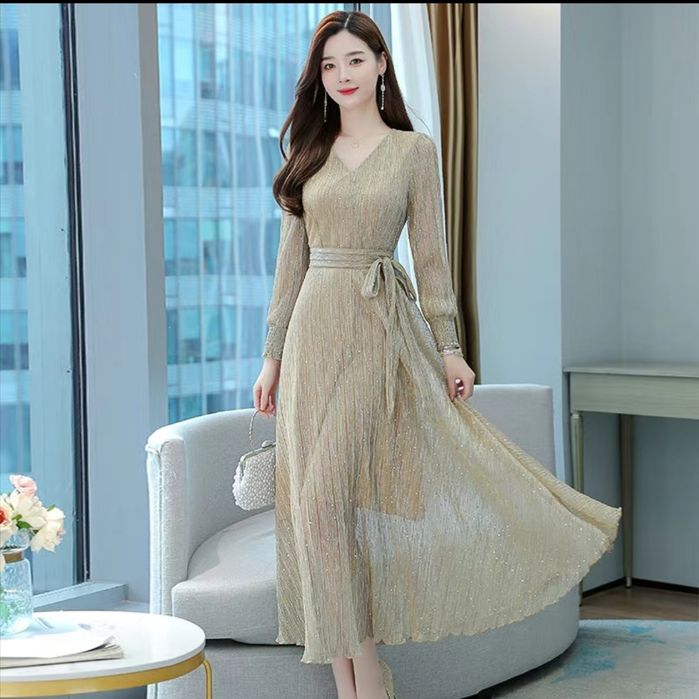 Блестящее платье