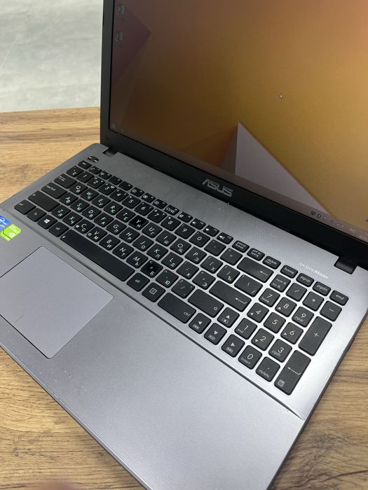 Ноутбук Asus X550C