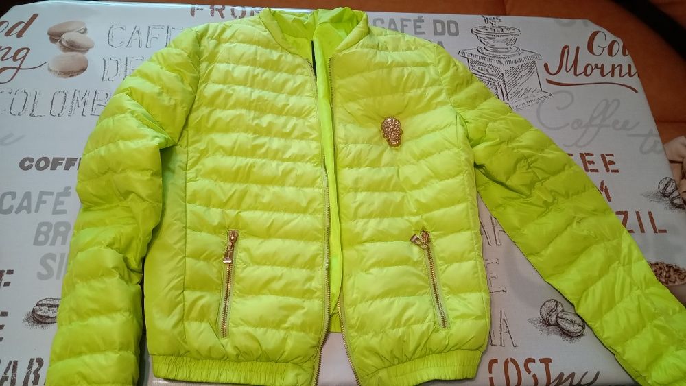 Продам  куртки на подростка