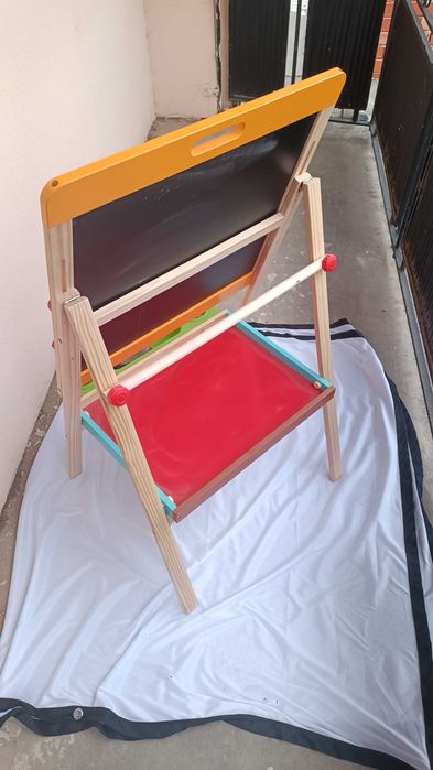 Двустранна дървена детска дъска за рисуване (бяла + черна), с поставка