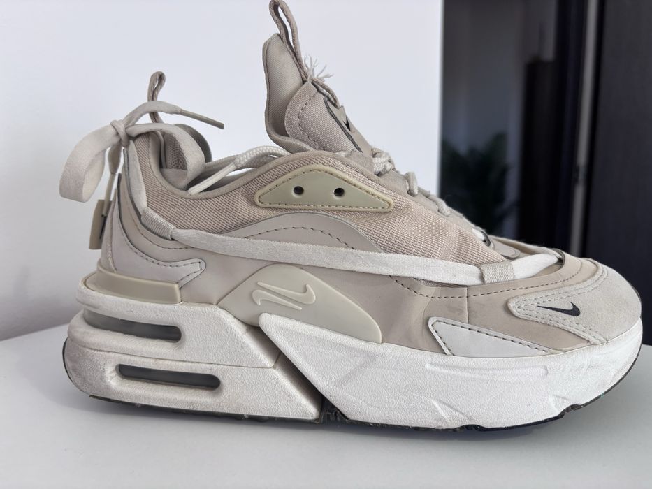 Vand nike air max furyosa damă