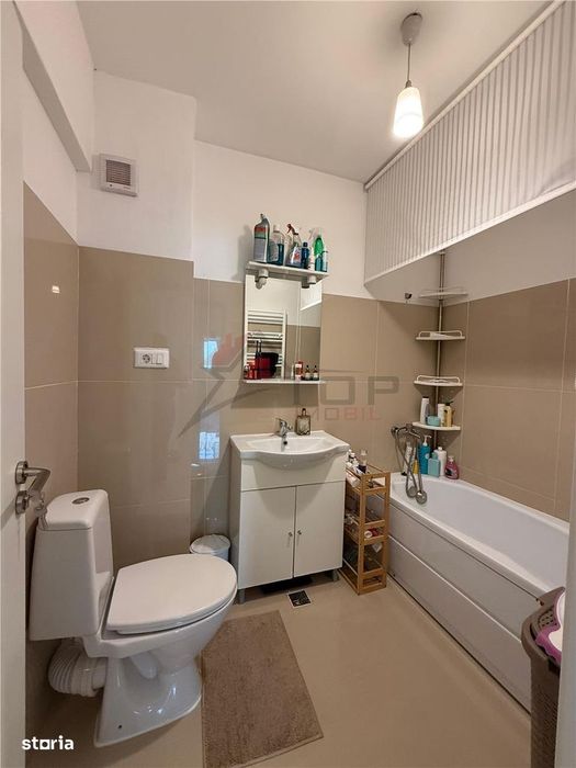 Apartament cu 2 camere decomandat, loc de parcare - Rediu