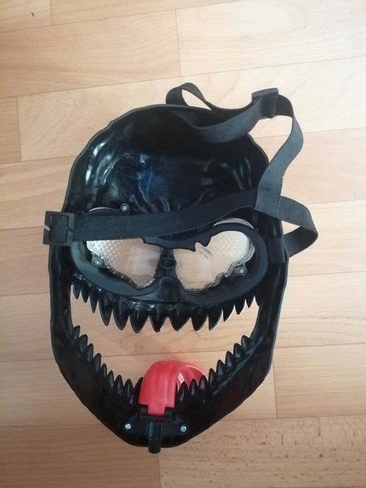 Маскарадная маска Веном