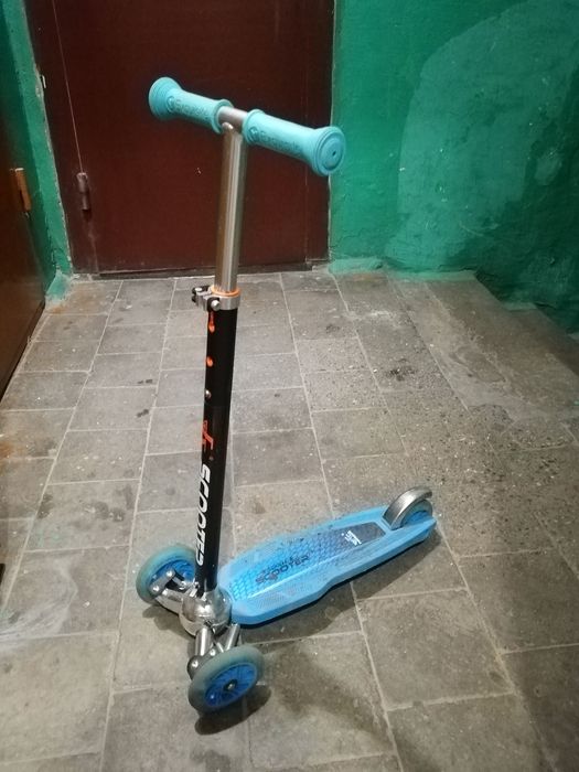 Продам самокат детский