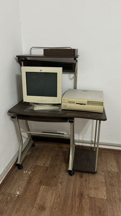 Компьютерный стол